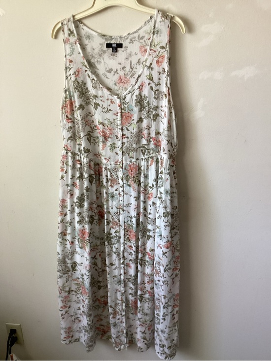 Frye Dresses & Skirts - Frye White Floral Sleeveless Button-Front Maxi Dress